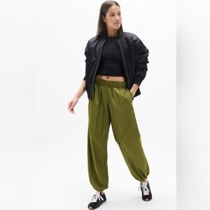 ATHLETA Lunar Utility Pants Womens Large Olive Green Breathable Lightweight NEW